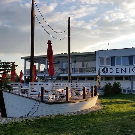 Apartamento Lakeview Piest'any